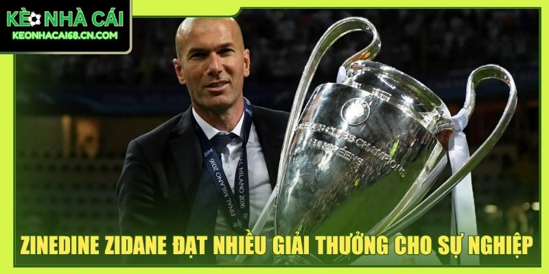 Zinedine Zidane đạt nhiều giải thưởng cho sự nghiệp